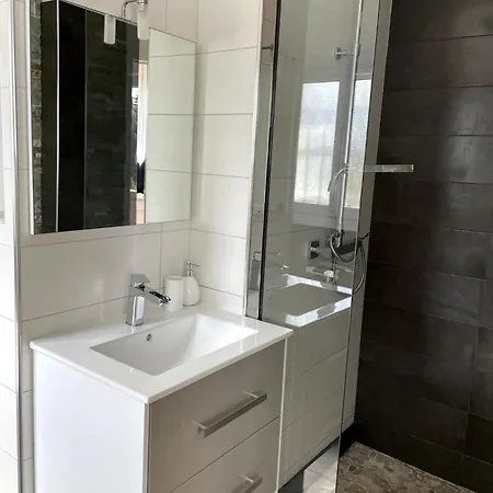 Emery 555 Holiday home *