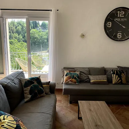 Emery 555 Holiday home *